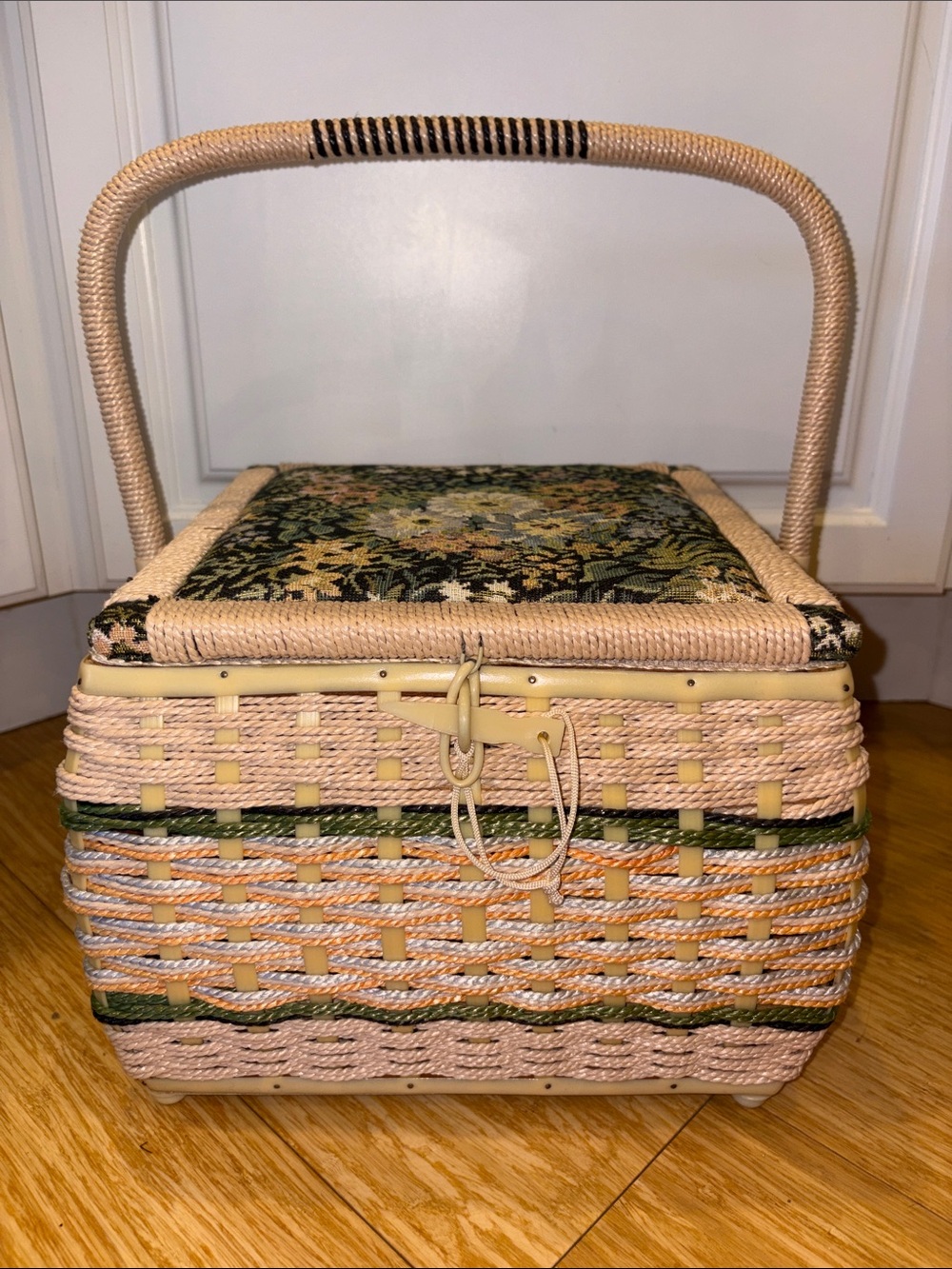 Vintage Singer Woven Sewing Basket With A Tapestry Fabric Lid - 1960s